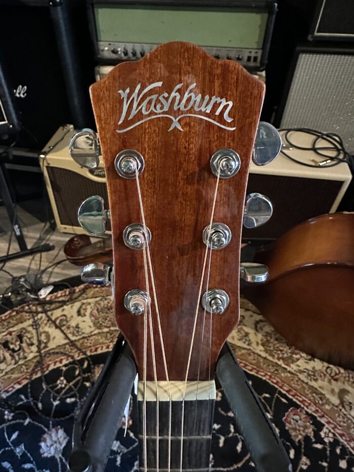 Washburn D5 Acoustic Guitar