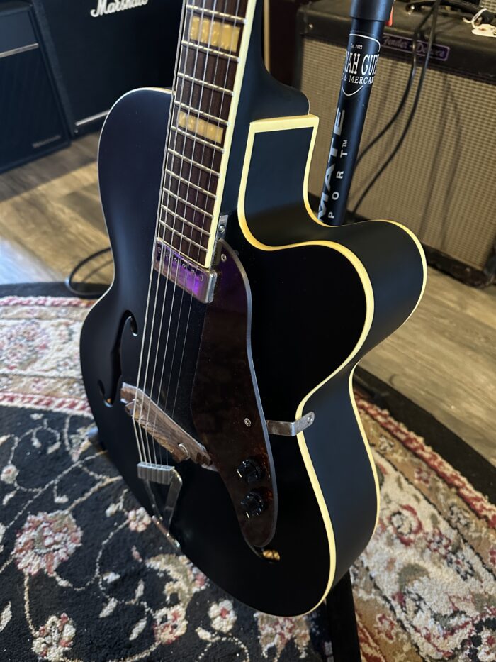 Gretsch G1000CE Synchromatic Archtop Guitar