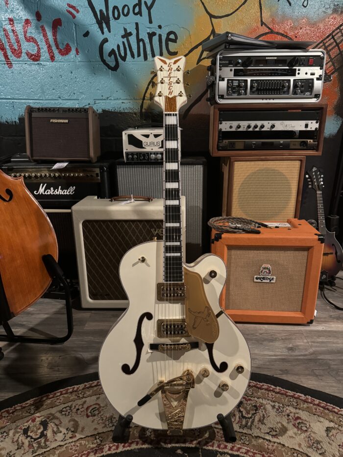 Gretsch G6136-55 Vintage Select '55 White Falcon with Gold Bigsby